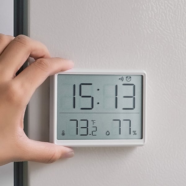 Digitalt Barometer med ur til væggen - Sort