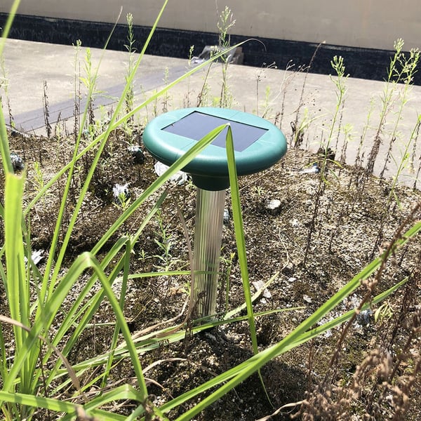 Sork- och mullvadsskrämma solcell / djurskrämmare / sorkskrämmare / mullvadsskrämma – 650 m²