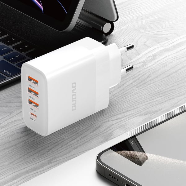 Dudao USB-oplader 3xUSB-A og 1xUSB-C PD 20W - Hvid