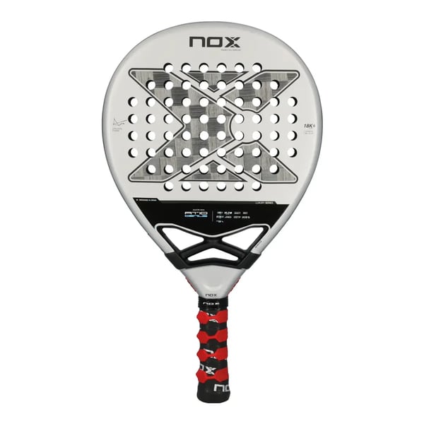 Nox AT10 Genius 18K Agustín Tapia 2024 padelracket – Droppform, 360-375 g, 18K kolfiber
