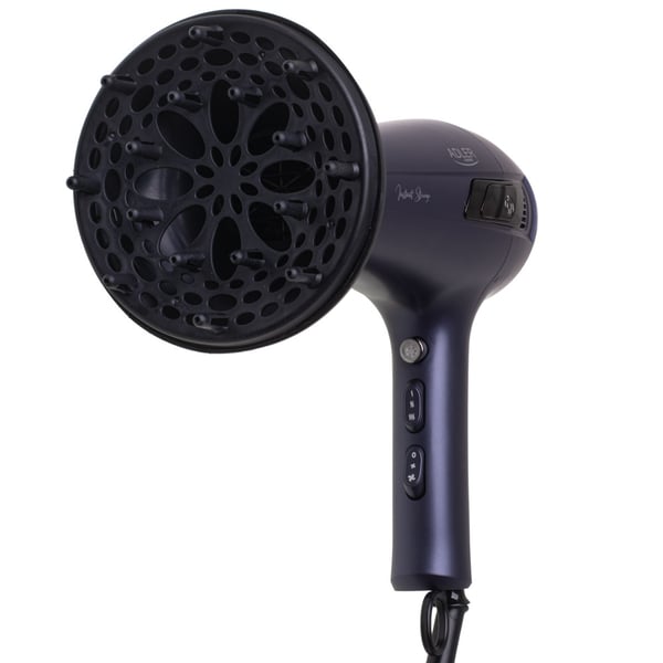 Hårtork med indragbar sladd och 2400 W effekt