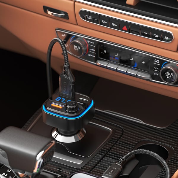 XO FM-Sändare med USB-laddning 3,1A