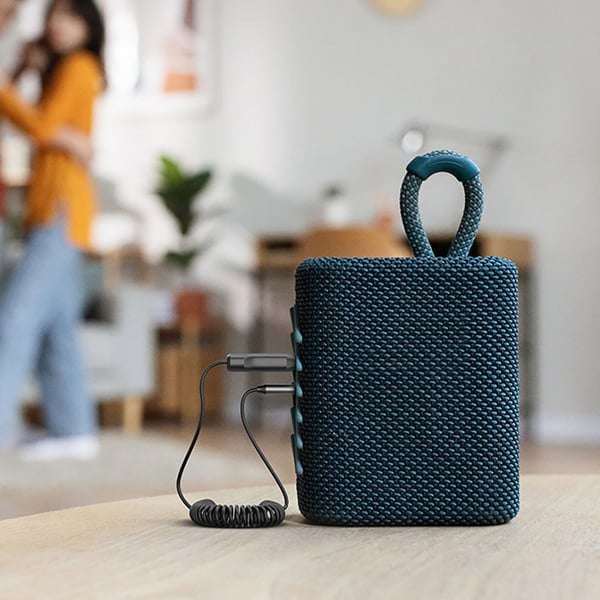 Bluetooth AUX-sovitin 3,5 mm:n ja USB:n kanssa