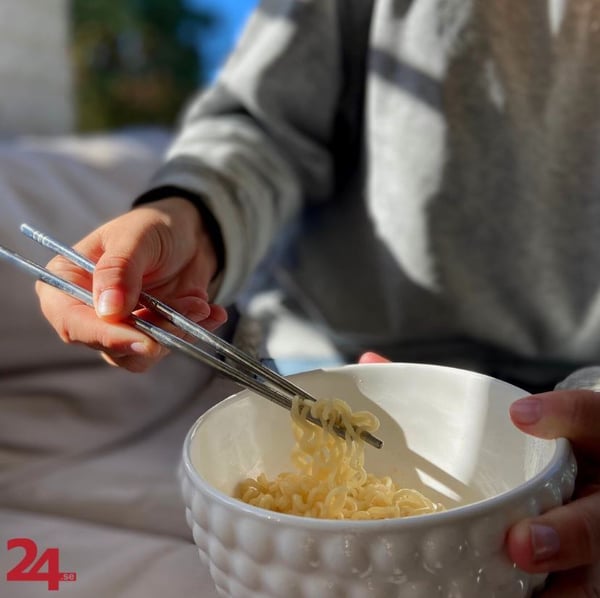 Ätpinnar i metall 23cm / sushipinnar / återanvändbara chopsticks metall