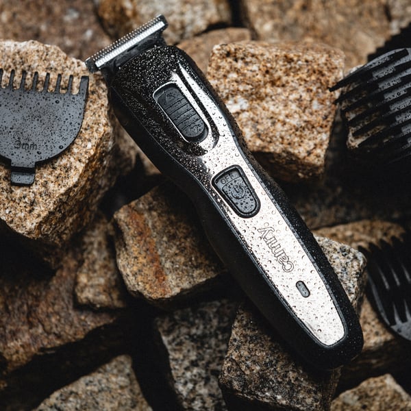 Camry CR 2921 hårtrimmer / multitrimmer med 5 utskiftbare hoder / barbermaskin og skjeggtrimmer / oppladbar trimmer