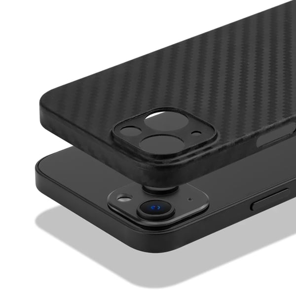 iPhone 15 - Slimmad profil och enkelhet i designen i Karbon