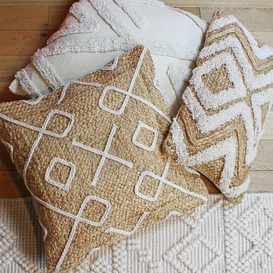 Furn Roolu juuttipunottu tyynynpäällinen