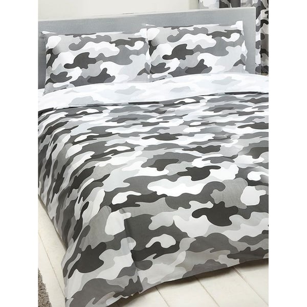 Bedding & Beyond Camouflage Duvet Cover Set