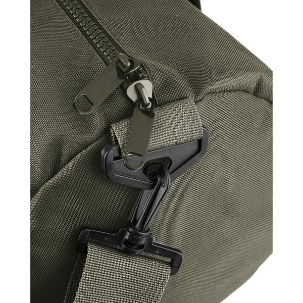 Bagbase Plain Varsity Barrel / Duffle -laukku (20 litraa)