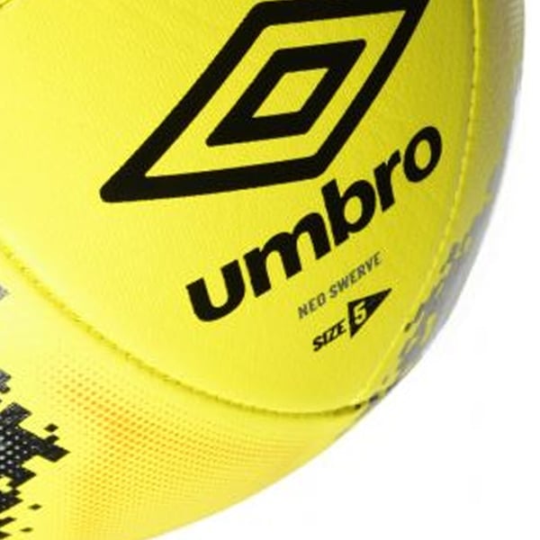 Umbro Neo Swerve fodbold