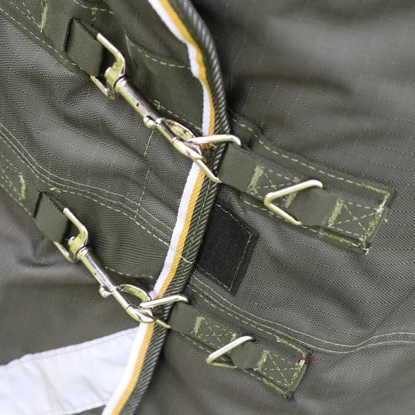 Highlander Plus Standard-Neck 50g tæppe til hestestilling