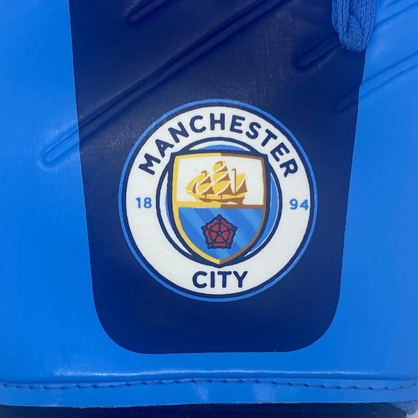 Manchester City FC Childrens/Kids Touch Fastening Goalkeeper Gloves
