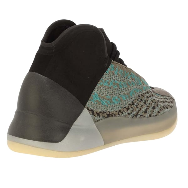 Yeezy miesten QNTM-lenkkarit