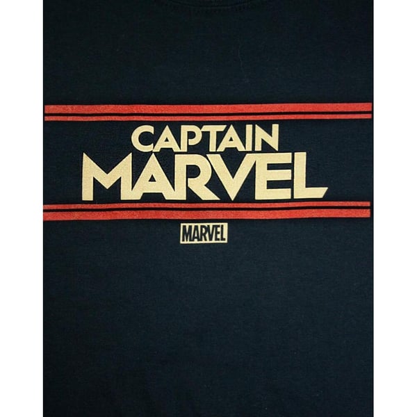 Captain Marvel Naisten Kirjaimet T-paita