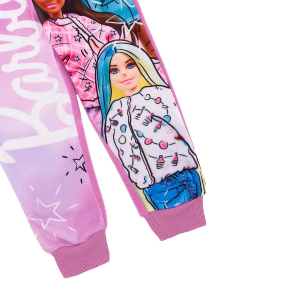 Barbie-tyttöjen kokonainen yöasu