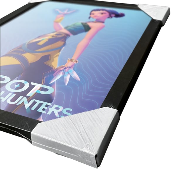 K-Pop Demon Hunters Zoey kehystetty juliste