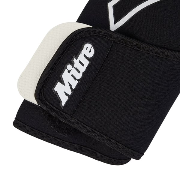 Mitre Childrens/Kids Impel Goalkeeper Gloves