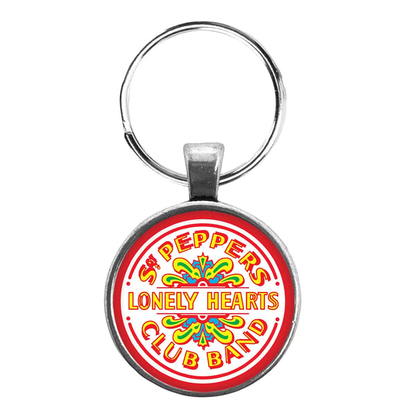 The Beatles Sgt Pepper emaloitu avaimenperä