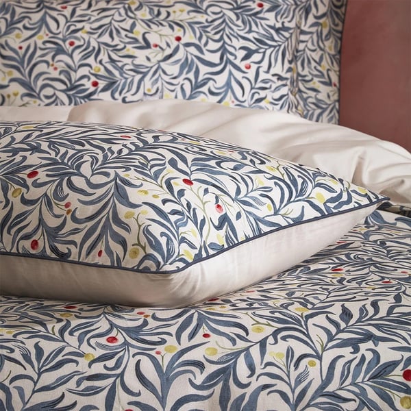 EW by Edinburgh Weavers Malory Traditional Floral Housewife Pillowcase (Pack of 2)