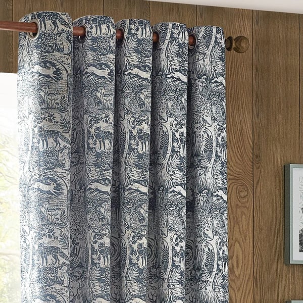 Furn Winter Woods Chenille Animals Eyelet Curtains