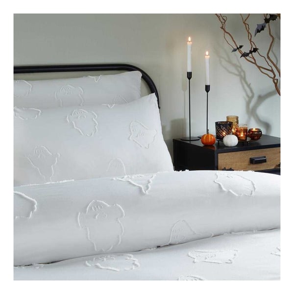 Duvet Day Ghostly Ghouls Reversible Soft Touch Tufted Duvet Cover Set