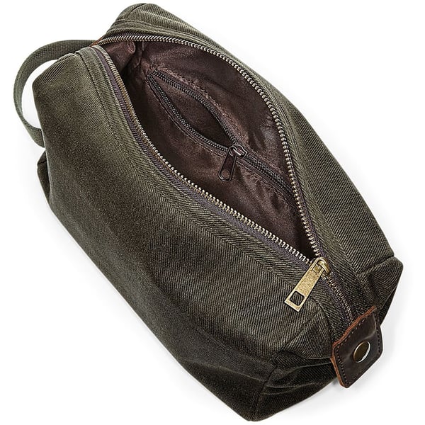 Quadra Heritage Leather Accented Waxed Canvas Wash Bag