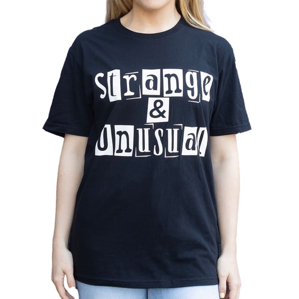 Something Different Unisex Aikuisten Strange & Unusual T-paita