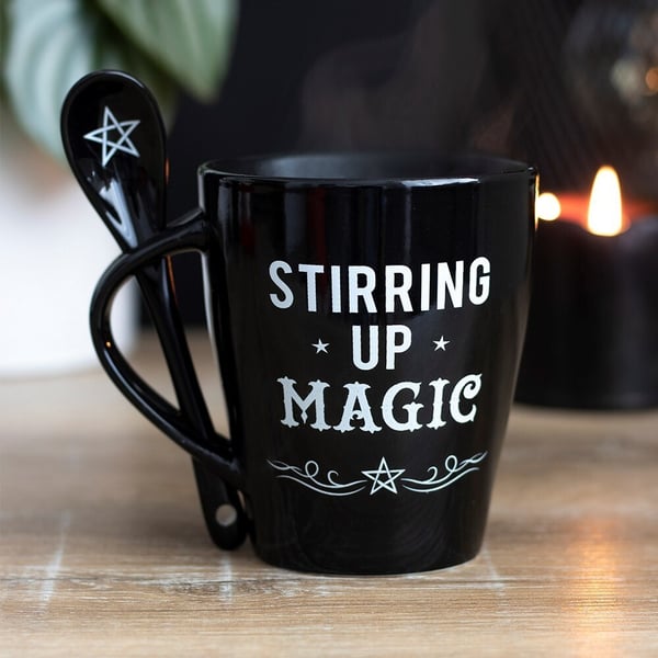 Something Different Stirring Up Magic -keraaminen mukisetti