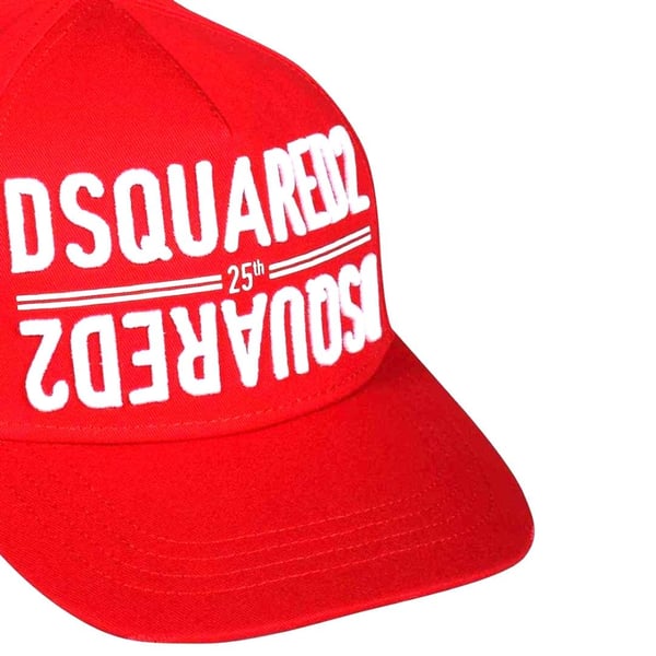 DSquared2 käännetty logo 25-vuotisjuhlan lippalakki
