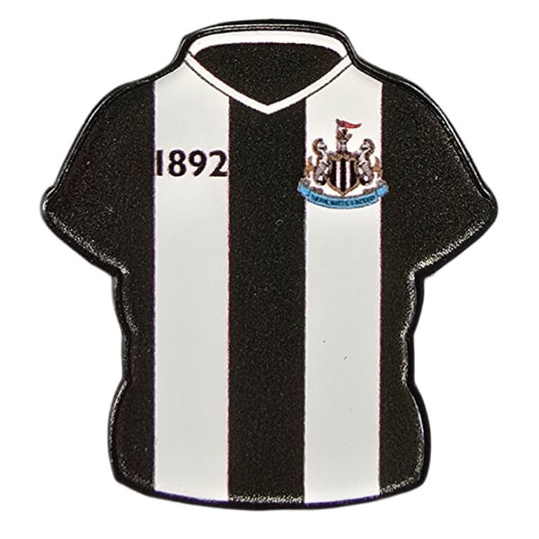 Newcastle United FC Home Kit Keyring And Badge Set