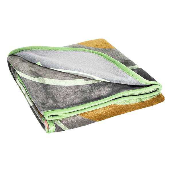 Star Wars: The Mandalorian Precious Cargo Sherpa Fleece Fluffy Baby Yoda Blanket