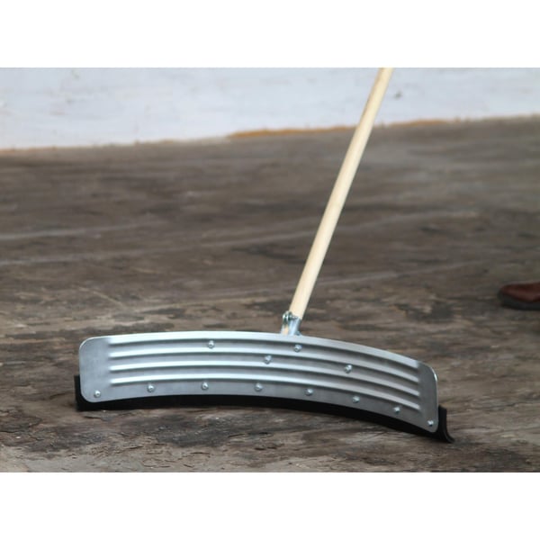 Faithfull Heavy-duty Curved Yard Squeegee 30in (762mm)