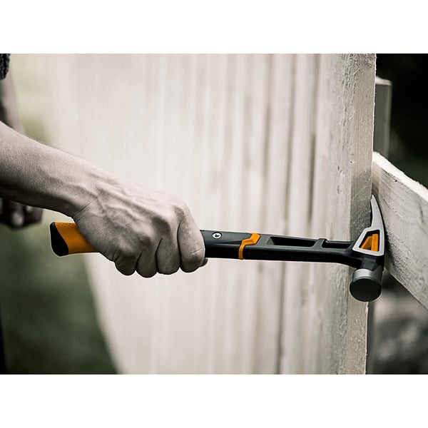 Fiskars Isocore hammer til almindelig brug 570 g (20 oz)