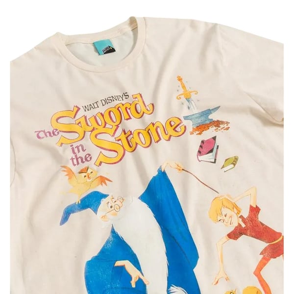 The Sword In The Stone Unisex T-shirt til voksne