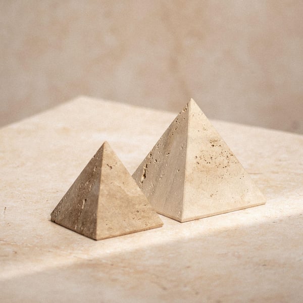 Hestia Travertinpyramid - 10cm