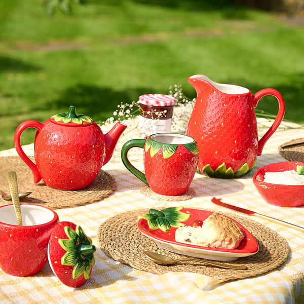 The Cottage Garden Teapot - Strawberry