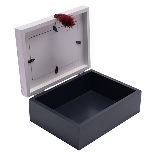 Poinsettia Design Storage Box with 6 x 4 Photo Aperture