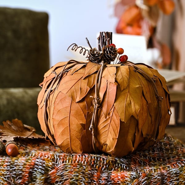 Country Living Natural Leaves Pumpkin 16cm x 22cm