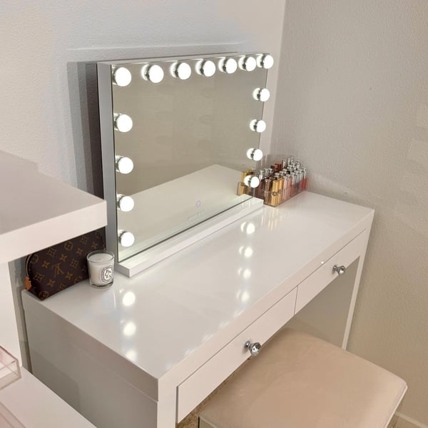 Bright Beauty® Valaistu meikkipeili – Hollywood peili – 58 × 46 cm – 15 LED-valoa – 3 valon väriä – Himmennettävä – Älykäs kosketus – USB-latausportti – Valkoinen