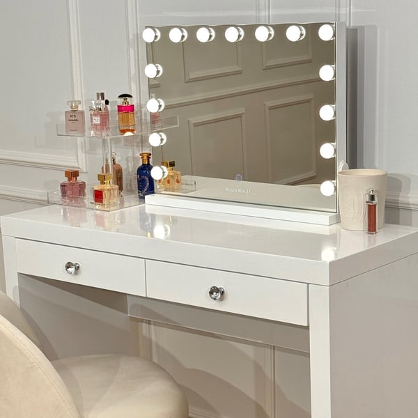 Bright Beauty® Valaistu meikkipeili – Hollywood peili – 58 × 46 cm – 15 LED-valoa – 3 valon väriä – Himmennettävä – Älykäs kosketus – USB-latausportti – Valkoinen