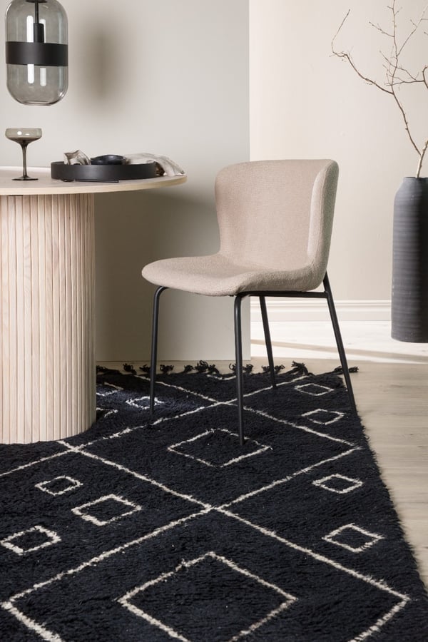 Lunora Sort Uldmåtte 250x350 cm - Blød og Elegant