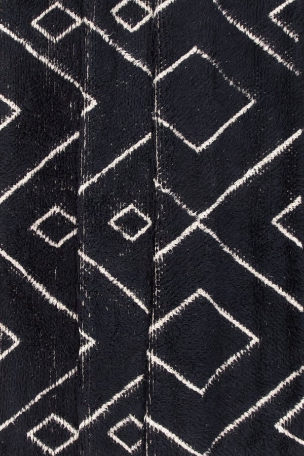 Lunora Sort Uldmåtte 250x350 cm - Blød og Elegant