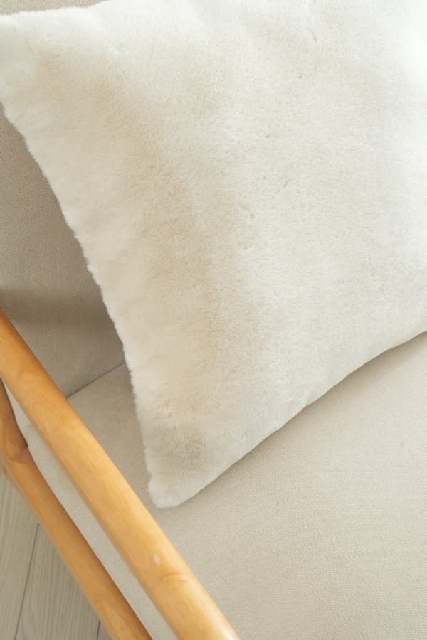 Pude med fyld 50x50 cm kat beige