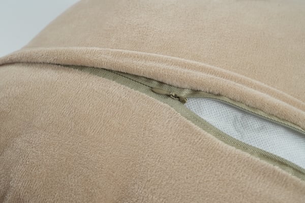 Pude med fyld 50x50 cm kat beige