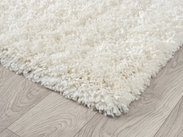 Blød Offwhite Ryatæppe 160x220 cm - Komfort og Stil