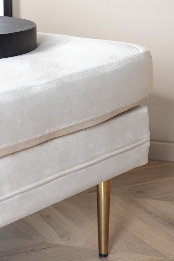 Mistfall Lang Hvid Puf i Velour med Messingben
