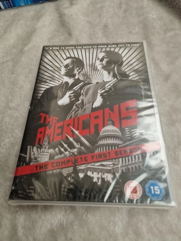 The Americans - The Complete First Season, 2013. Region 2 Brand New