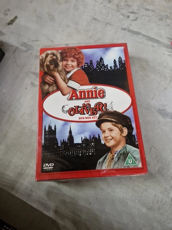 Oliver! / Annie DVD Box Set - Ron Moody, Mark Lester Oliver! / Annie DVD Box Set - Ron Moody, Mark Lester