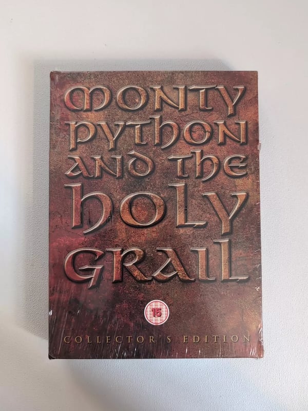 Monty Python And The Holy Grail (Box Set) (DVD, 2004) Region 2 Brand New