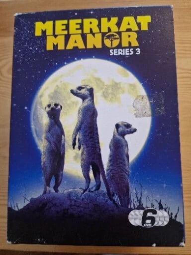 Meerkat Manor Kausi Kolme 6 levyn DVD-boksisarja